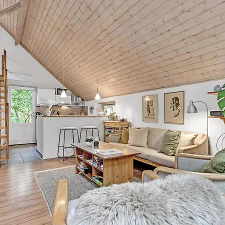 Awesome In With 2 Bedrooms And Wifi Casa vacanze Kolind