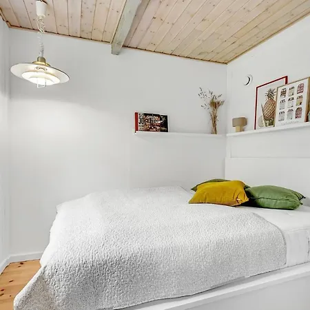 Awesome In With 2 Bedrooms And Wifi *